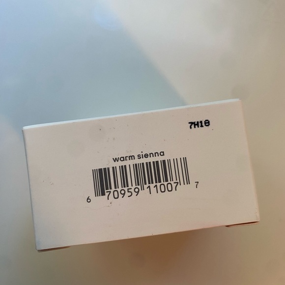 Jane Airedale Amazing Base loose mineral powder in color WARM SIENNA - Picture 3 of 3